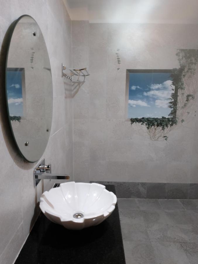 Hotel Golden Bliss Bhopal Exterior foto